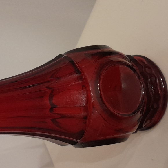 Collectable Red Depression Glass Vase. 1920s-1950s - Picture 7 of 7